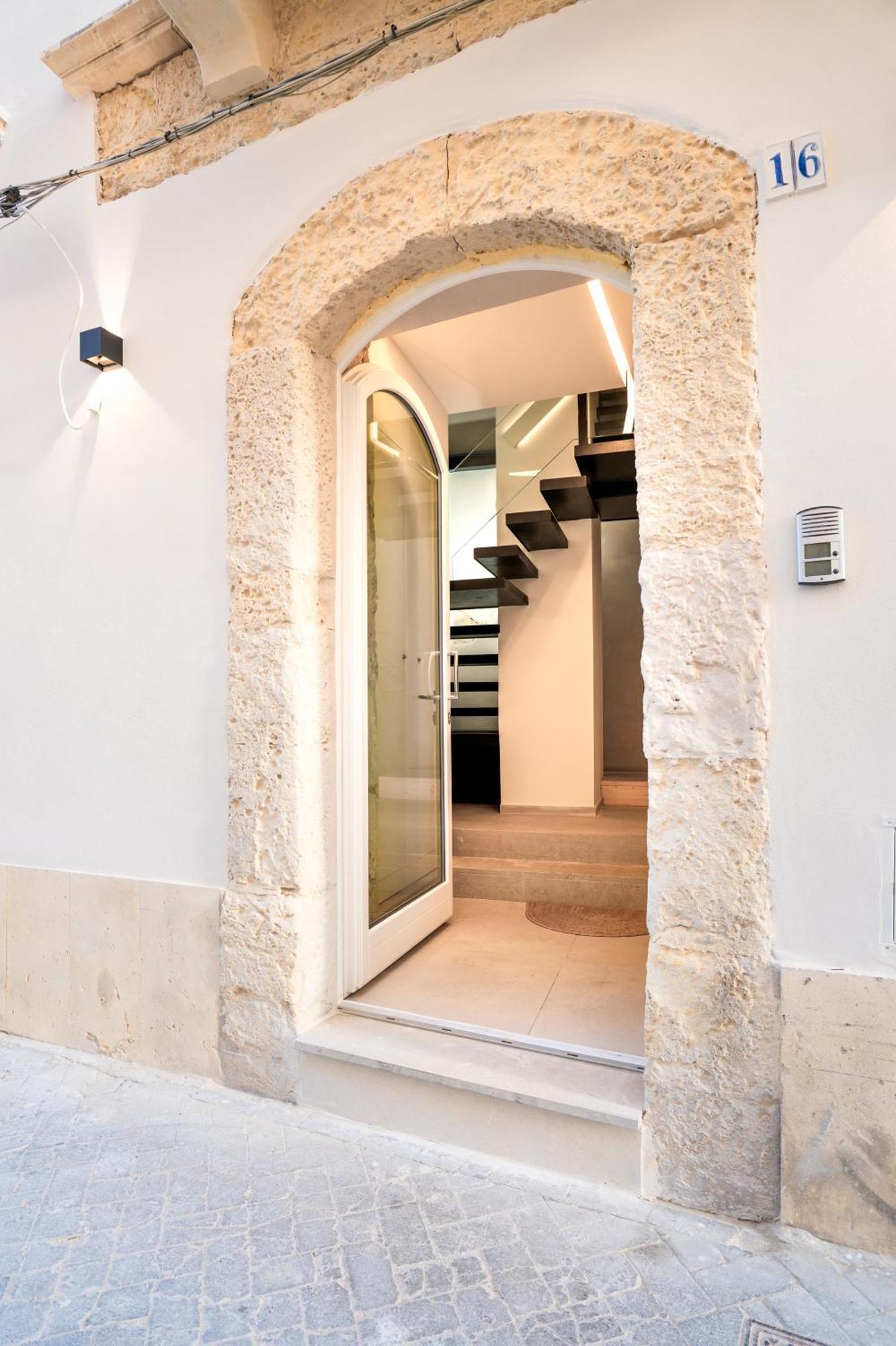 Holiday home -casa Santini- Charming 3 Bedrooms House In Ortigia By Cala Rossa *