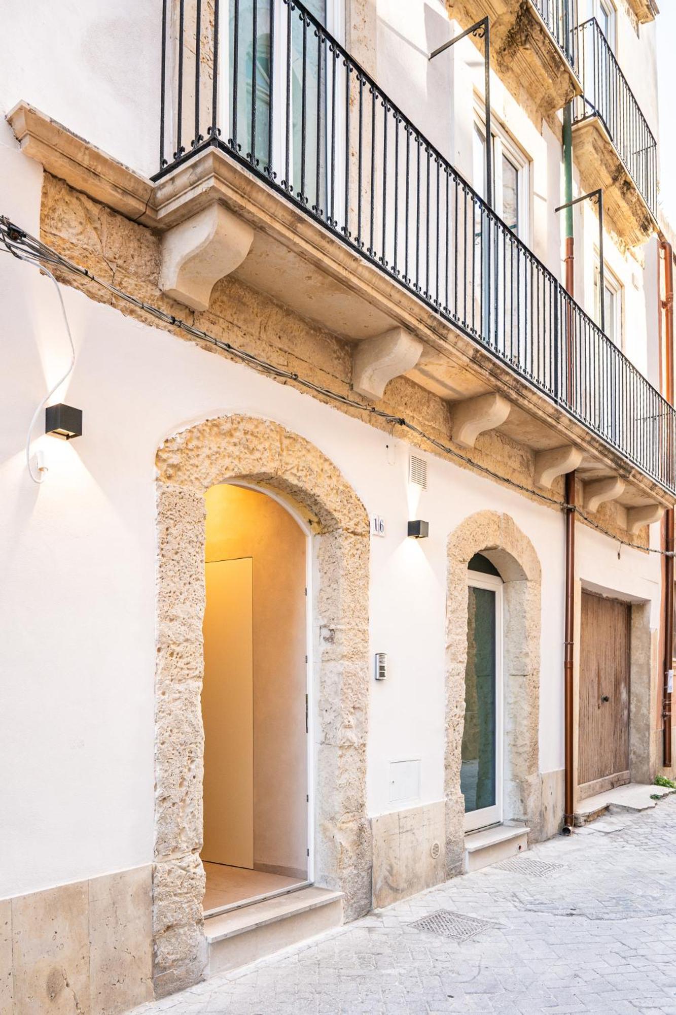 -casa Santini- Charming 3 Bedrooms House In Ortigia By Cala Rossa Syracuse